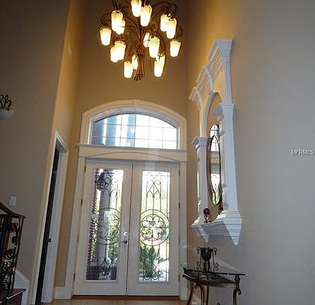 3rd image of 615 E Christina Blvd