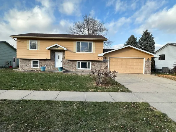 612 Lion Dr, Rapid City, SD 57701