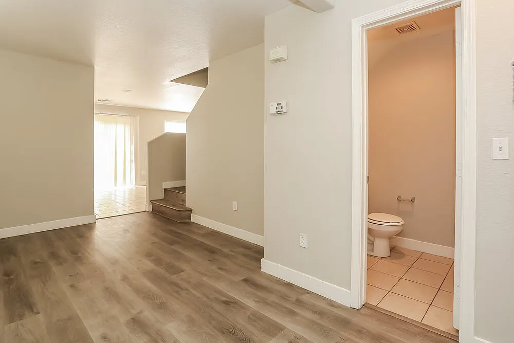 4 bed, 2.5 bath, 2270 sqft, $2,410 — Photo 4