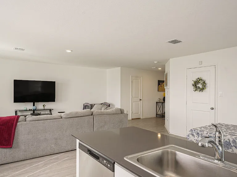 6668 Cibolo Spgs — Photo 4