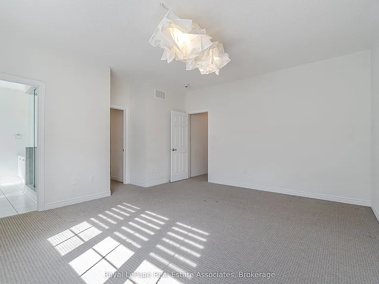 3172 Ernest Appelbe Blvd — Photo 18