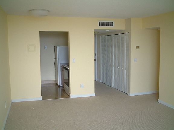 living/dining area