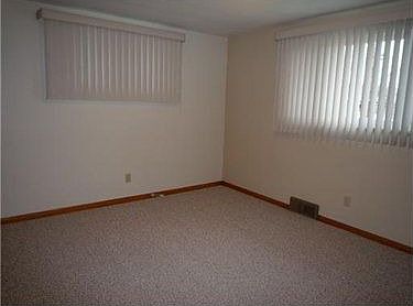 3rd image of 427 Saratoga Dr