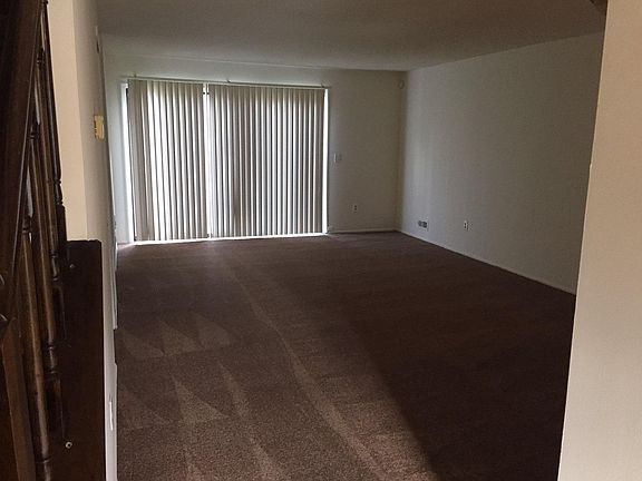 5th image of 52 Greenwich Dr #1702