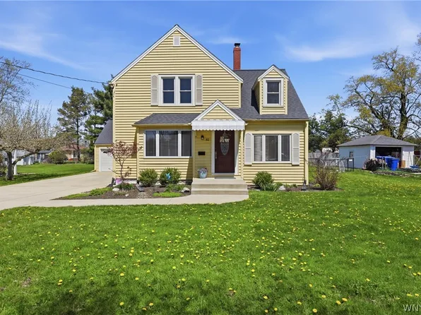 82 Allendale Rd, West Seneca, NY 14224