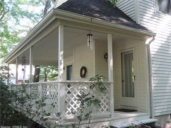 4th image of 3 Old Village Ln