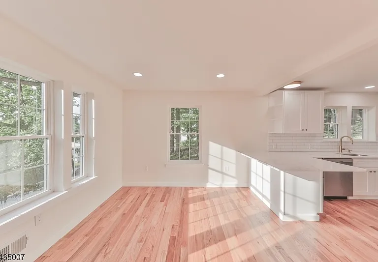 90 Chestnut St #A — Photo 8