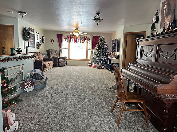 5th image of 363 Park Dr