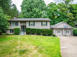 3966 Leewood Rd, Stow, OH 44224