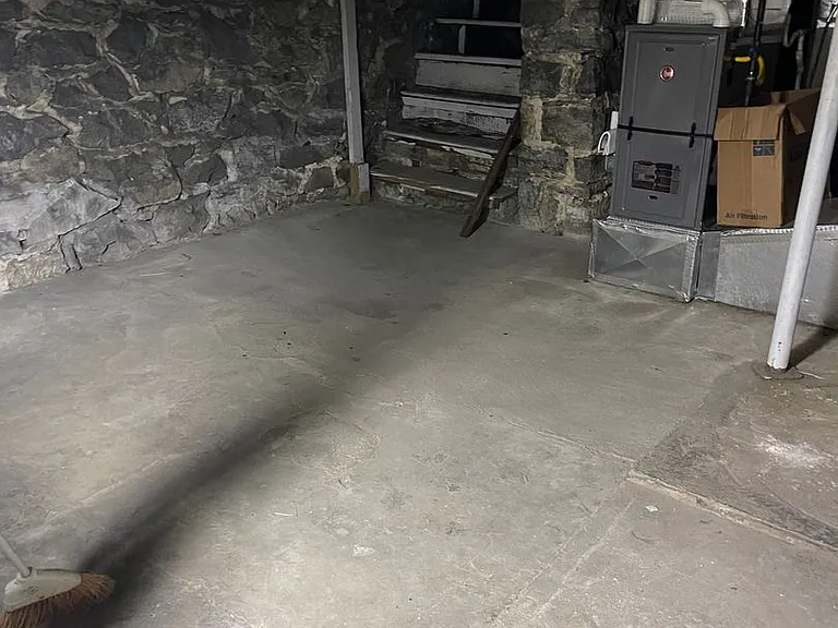 423 N Hanover Street — Photo 3