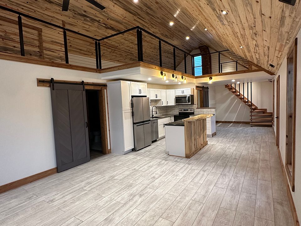 1st image of 116 E Clark St #1