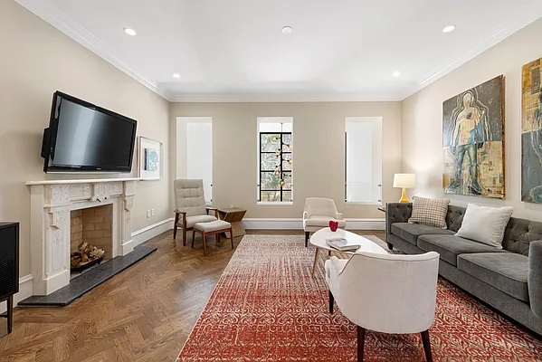Sold by Nest Seekers International | media 7
