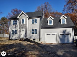 21 Lakeside Ave, Hudson, MA 01749