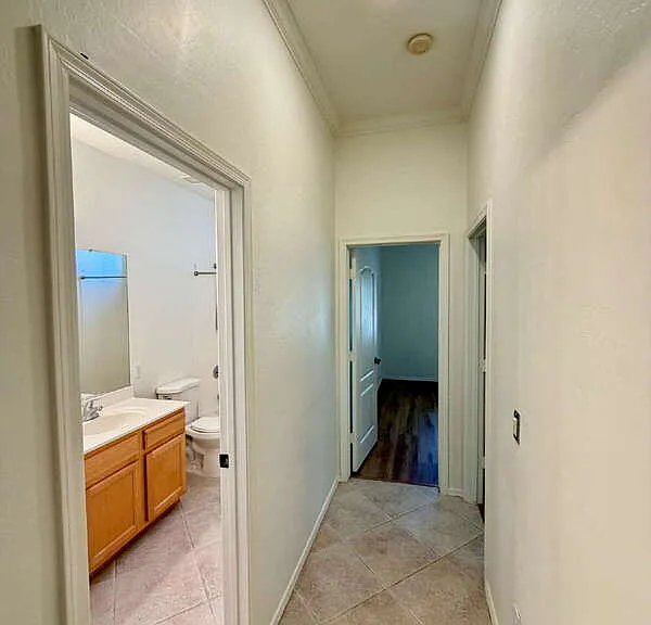 885 W Aloe Pl — Photo 14