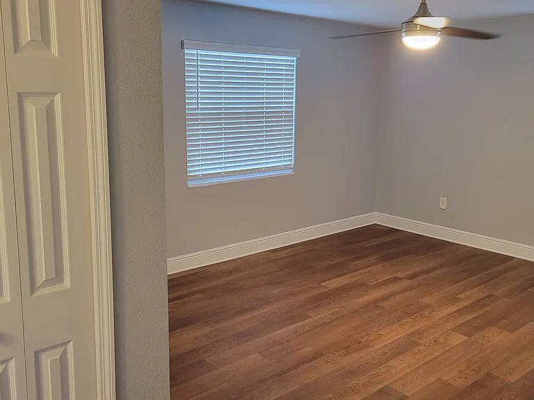 715 Palm Dr — Photo 9