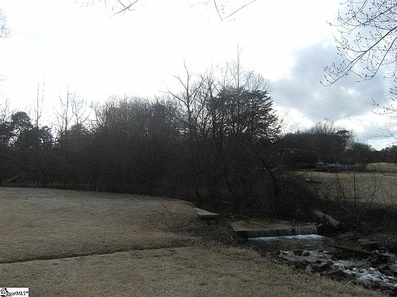 4th image of 211 Huntcliff Dr