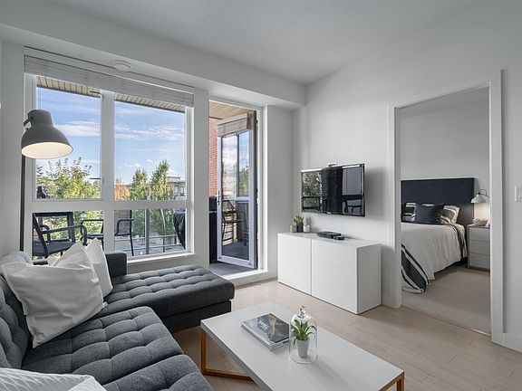 3rd image of 1621 Hamilton Ave #312