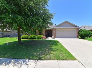 2122 Pecan Ridge Dr, Forney, TX 75126