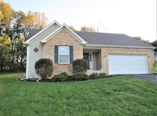 385 Countryside Ln, Dixon, IL 61021