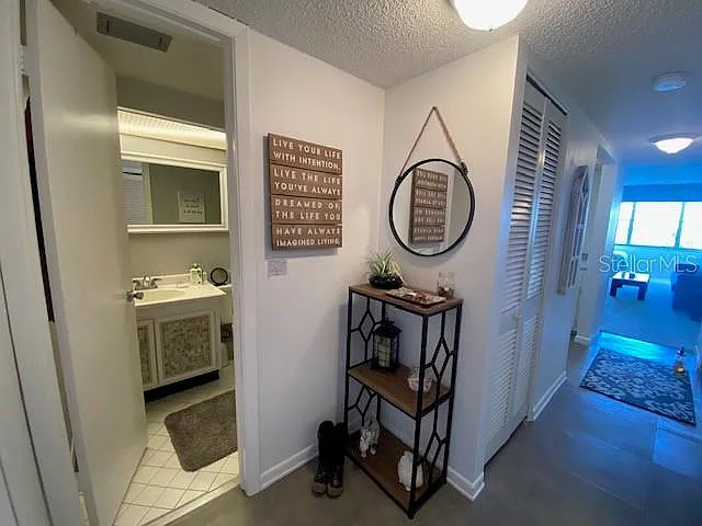 4575 Cove Cir #505 — Photo 4