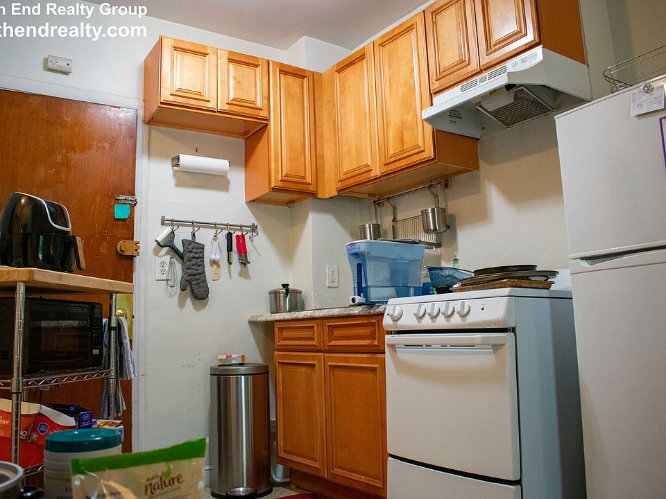 2nd image of 762 Huntington Ave APT 2