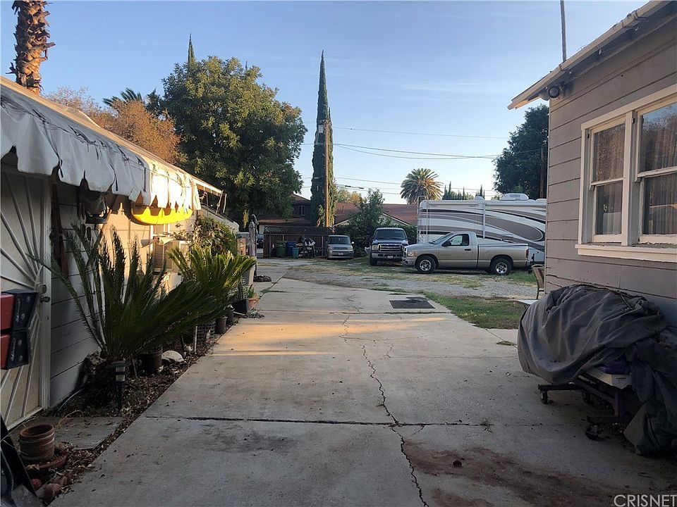 2nd image of 20447 Runnymede St