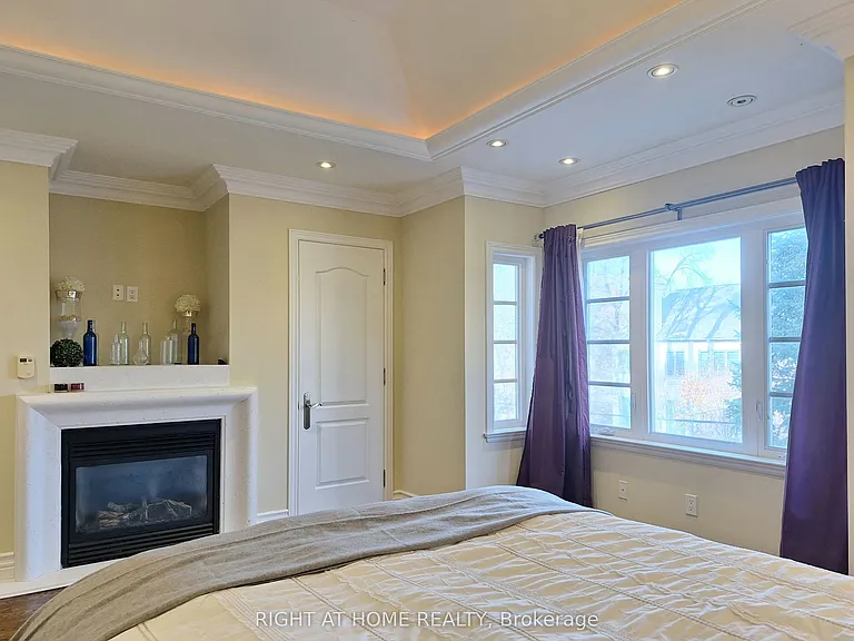 378 Douglas Ave — Photo 24