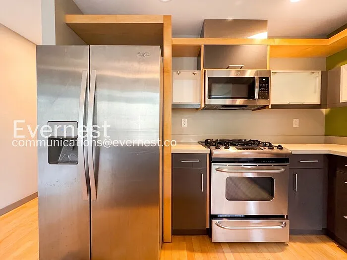 2 bed, 2.0 bath, 1534 sqft, $3,247 — Photo 4