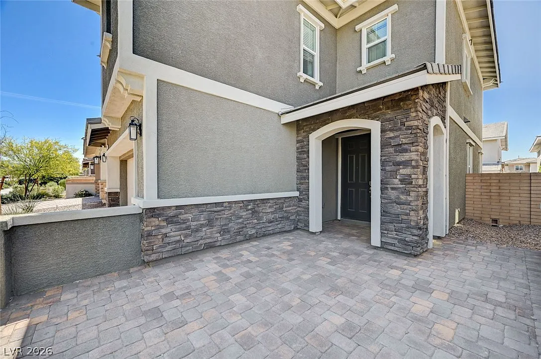 3 bed, 2.5 bath, 1846 sqft, $3,500 — Photo 2