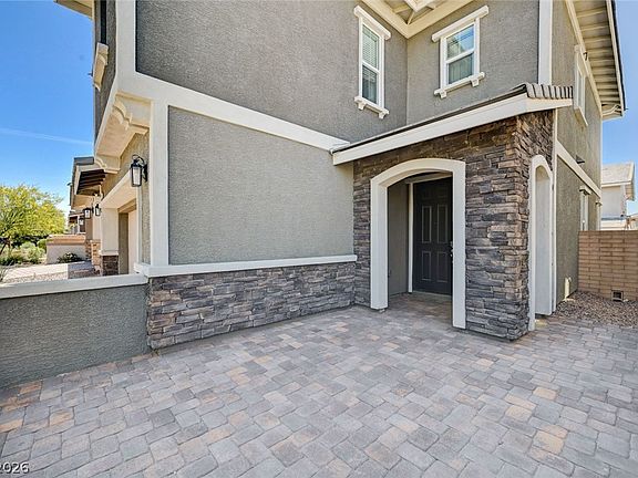 2nd image of 372 Silva Pl