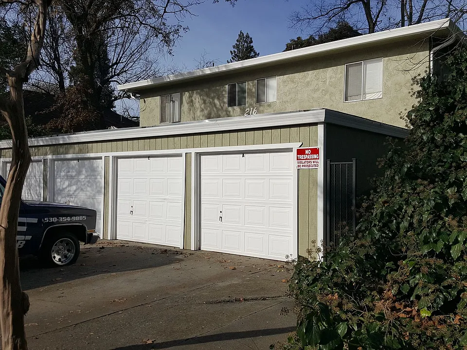 0753 - 216 W Sac