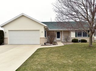 802 Banbury Dr, Ottawa, IL 61350