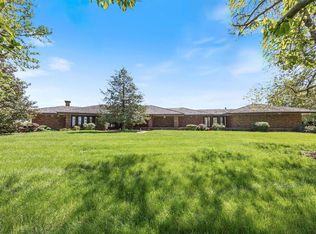 2064 Old Trenton Rd, Highland, IL 62249