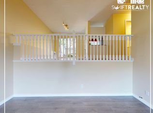 Modern 3 Bed + 2.5 Bath Townhouse wi/AC & EV Charge parking in North Van!, North Vancouver, BC V7M 2P3