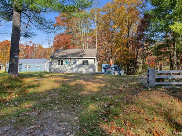17168 Hoxeyville Rd, Wellston, MI 49689