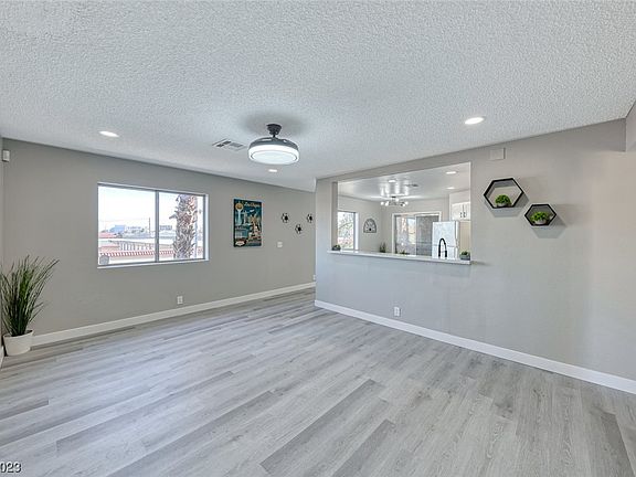 5th image of 5071 Pioneer Ave APT 202