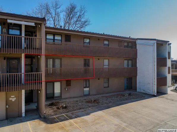 2700 N Shore Dr #F2-25, Clear Lake, IA 50428