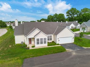 6033 Naughten Pond Dr, Columbus, OH 43213