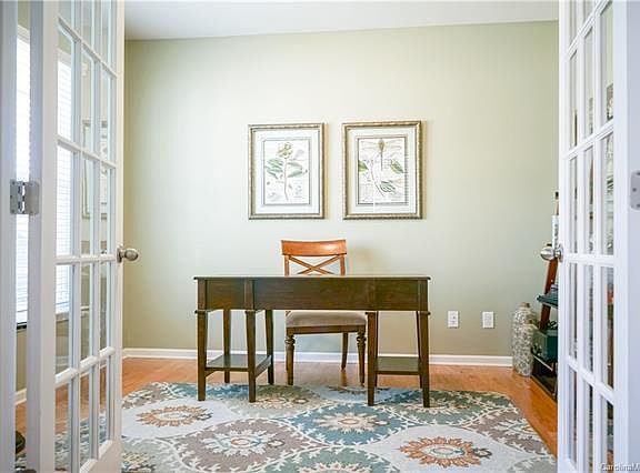 4th image of 3019 Ainsley Ln