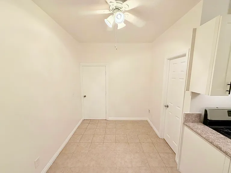 N Cerritos Ave — Photo 9