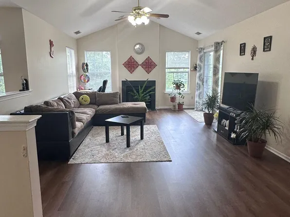 358 Bowler Ct, Piscataway, NJ 08854