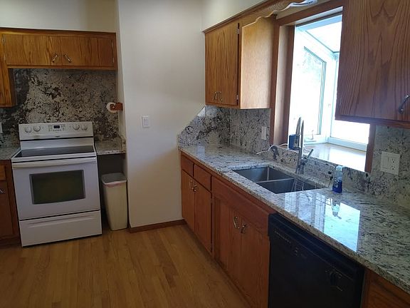 3rd image of 1110 Revere Dr