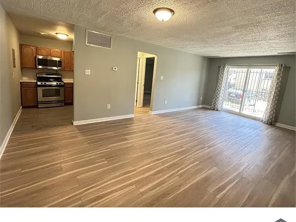 5100 F St SE APT 2, Washington, DC 20019