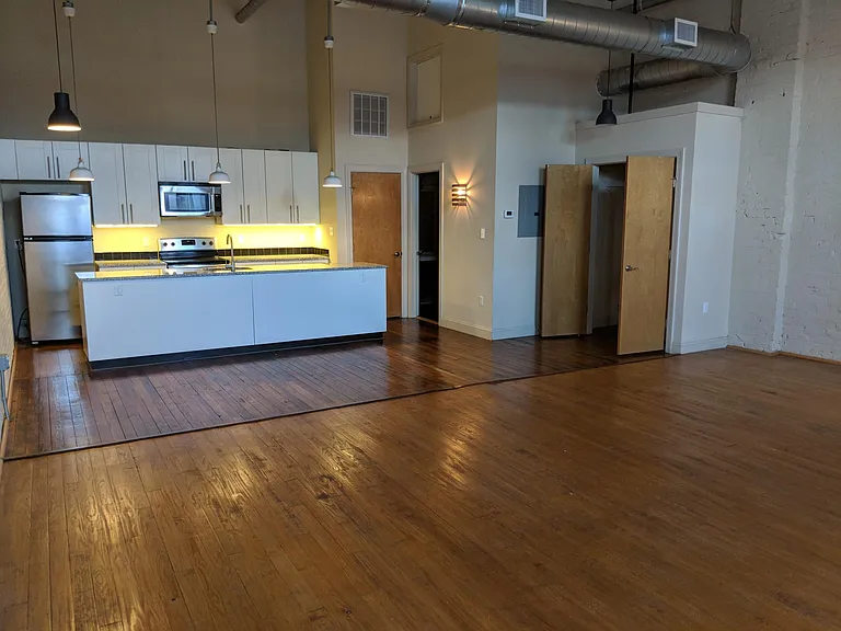 1300 Main St #101 — Photo 2