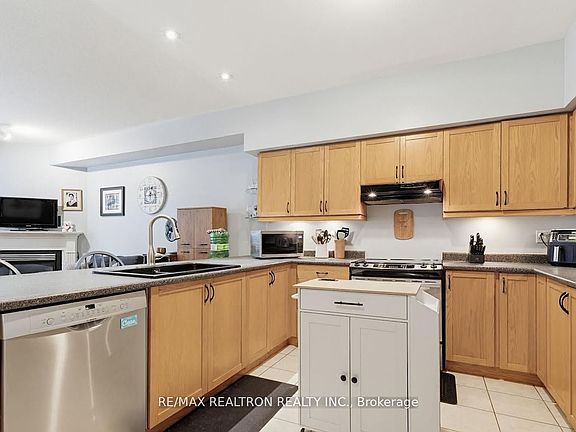 5th image of 81 Valridge Dr #35