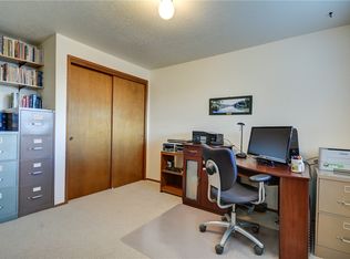 448 SW Erie Cir, Oak Harbor, WA 98277