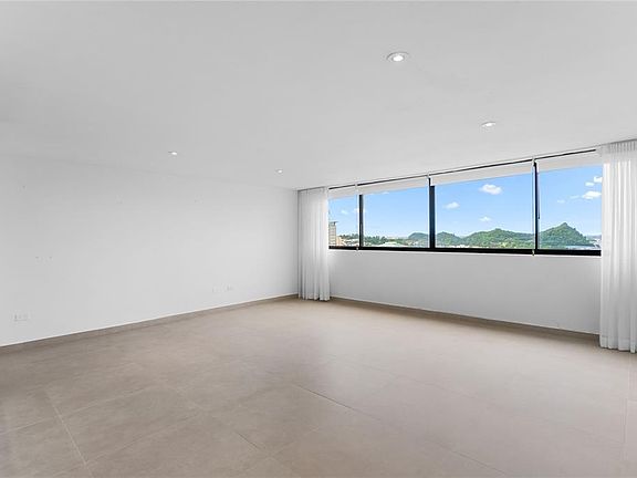 2nd image of 4 Generalife San Patricio Ave #1504