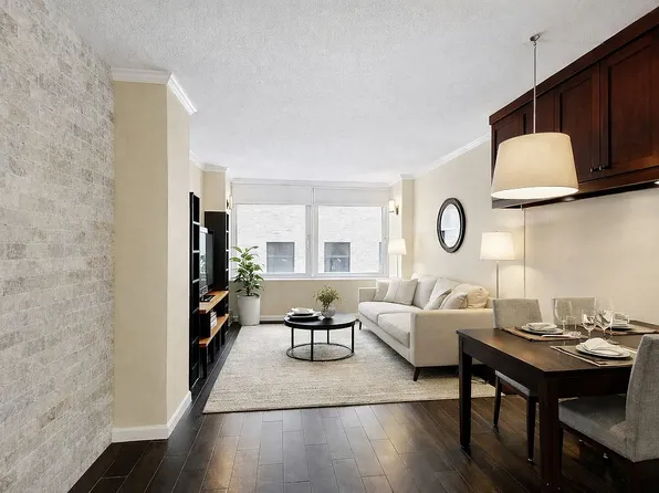 130 Water St APT 4A, New York, NY 10005