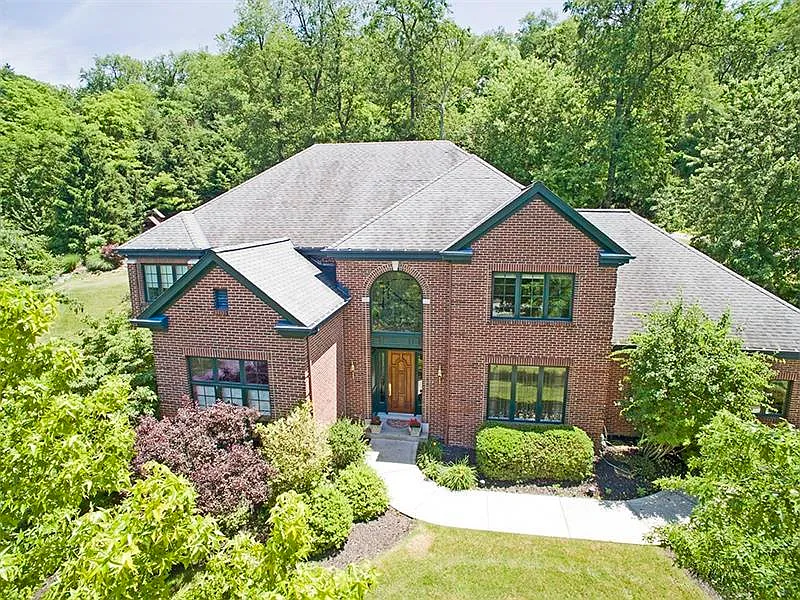 621 Woodvalley Dr photo 1