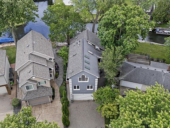 3rd image of 4691 Mapleview Ave